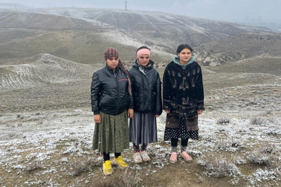 Sərhədi pozmaq istəyən qızlar saxlanıldı - FOTO