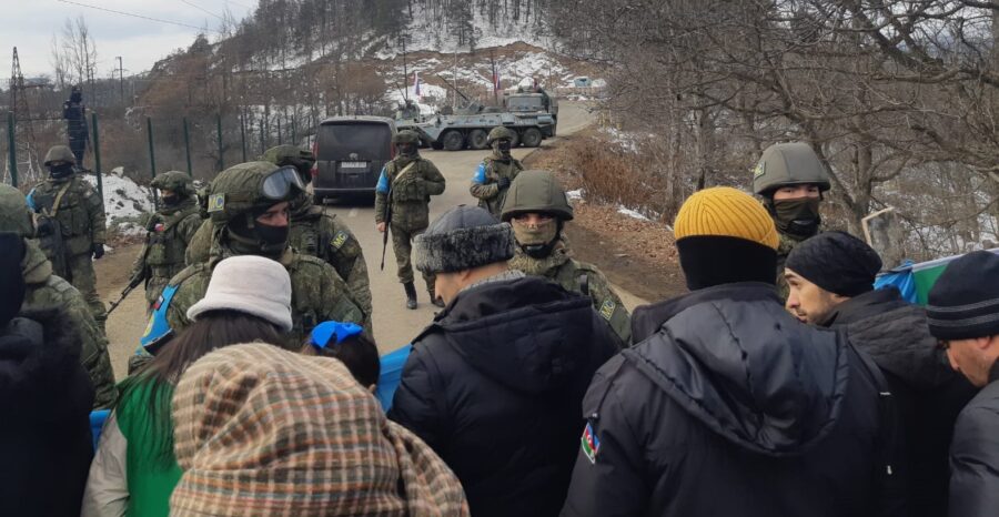 Qürurverici an: aksiyaçılar sülhməramlılara belə meydan oxudu – FOTO