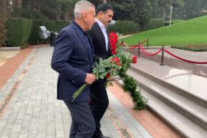 Həbsdən çıxan keçmiş nazir ilk dəfə onunla görüntüləndi - FOTOLAR