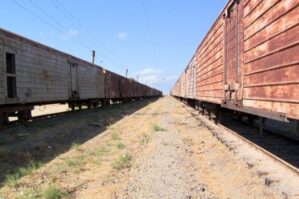 Parklanmış vaqonlar qəsdlə yandırılır? - VİDEO