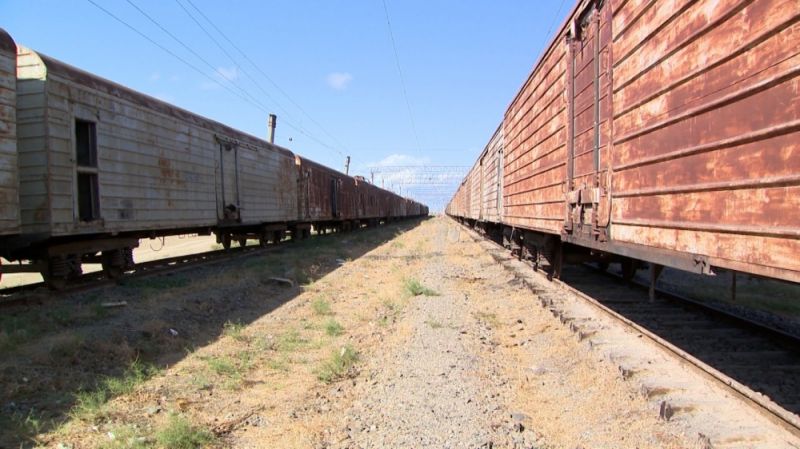 Parklanmış vaqonlar qəsdlə yandırılır? - VİDEO 1 Parklanmış vaqonlar qəsdlə yandırılır? - VİDEO