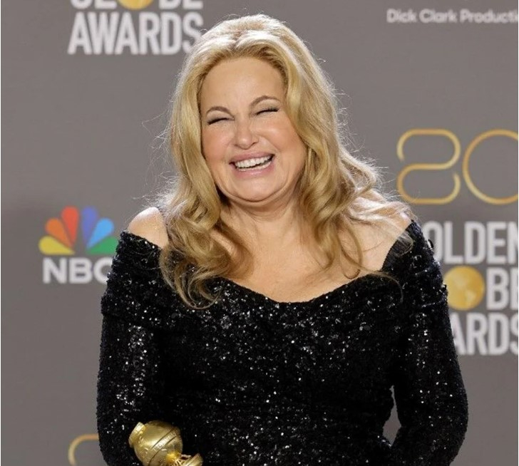 “Qızıl Qlobus” mükafatlarının təqdimetmə mərasimi - Qızmızı xalıda diqqət çəkən obrazlar/FOTOLAR