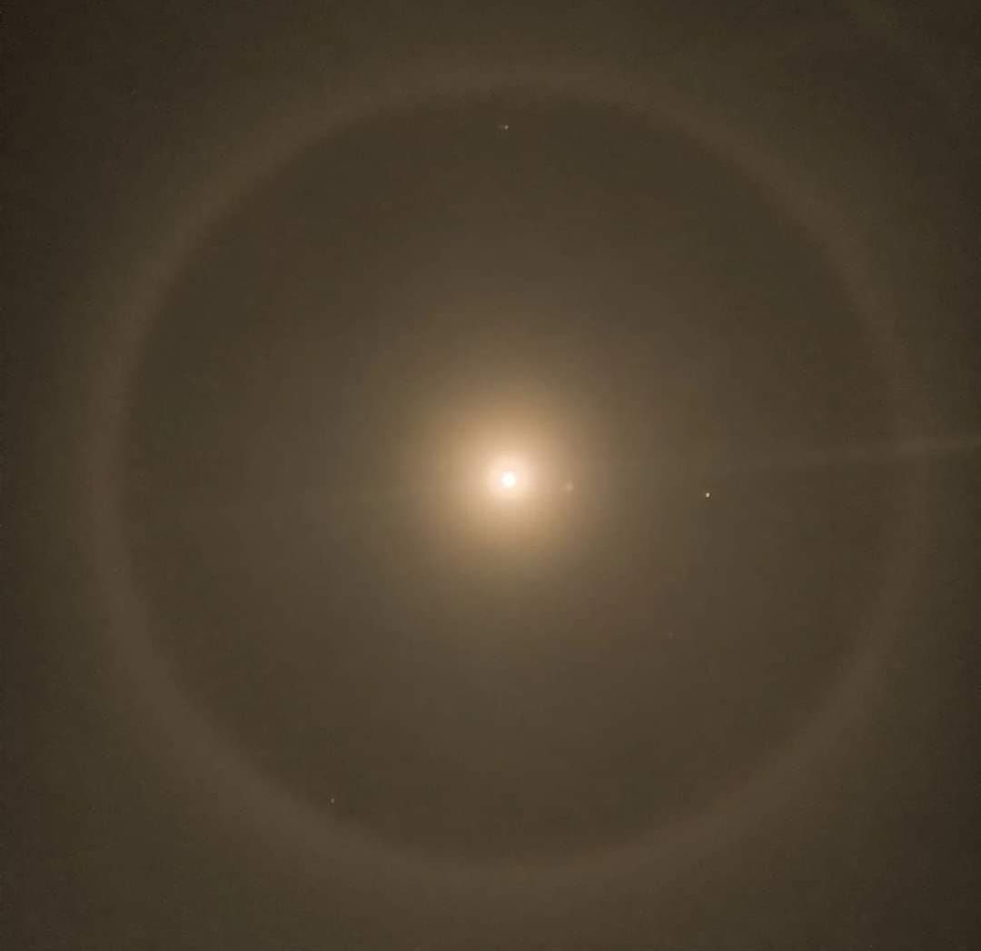 Neftçalada Ay qəribə formada göründü - FOTOLAR