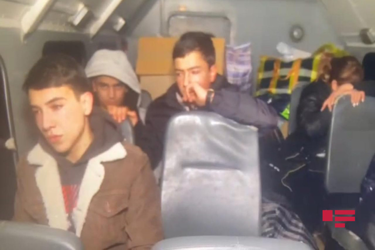 Rusiya sülhməramlıları erməni uşaqlarını aksiya ərazisindən keçməklə Xankəndi istiqamətinə aparıb - FOTO 4 63c6ed7a05c8363c6ed7a05c84167398130563c6ed7a05c8063c6ed7a05c81
