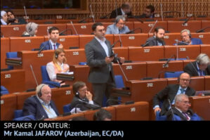 Azərbaycanlı deputat AŞPA-da Laçın yolu ilə bağlı iddialara cavab verdi