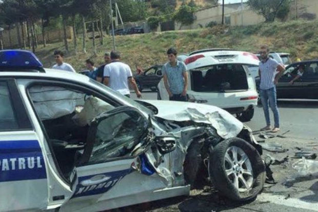 Abşeronda yol polisi qəzaya uğradı: Yaralanan var - FOTO