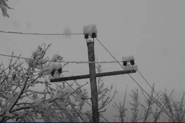 Lerikdə 2500 vətəndaş işıqsız qaldı - VİDEO