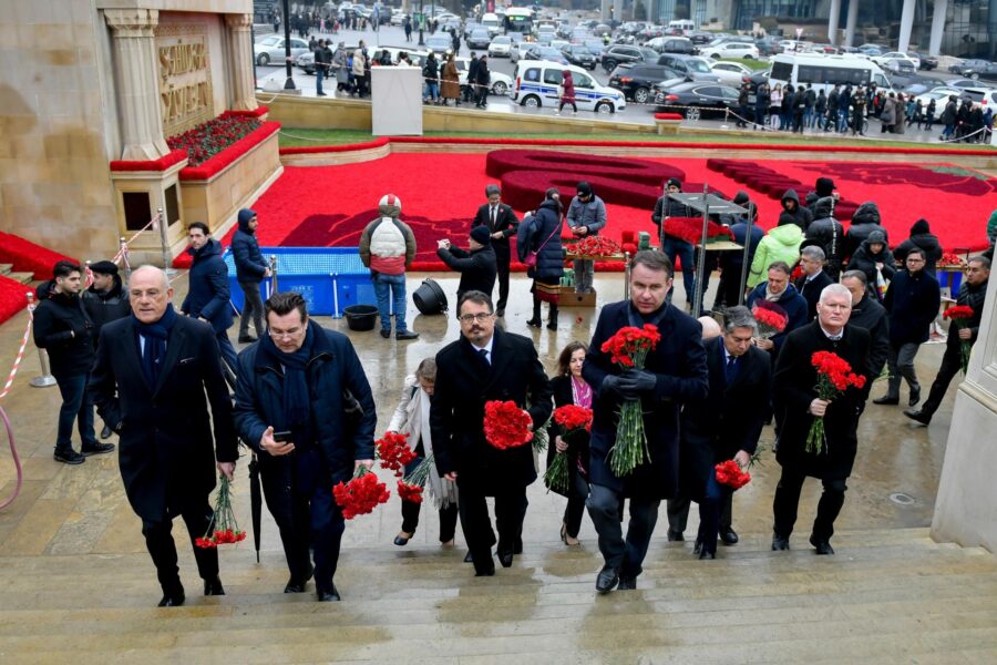 Aİ Azərbaycana başsağlığı verdi - FOTOLAR