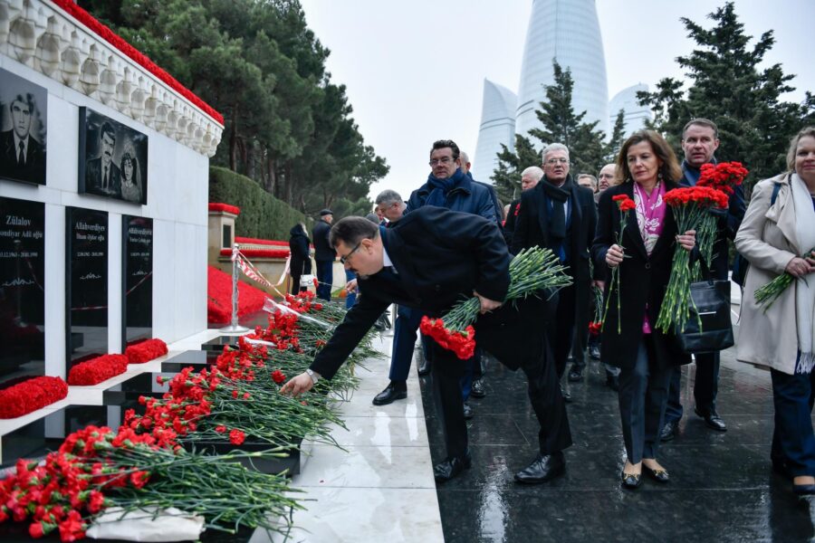 Aİ Azərbaycana başsağlığı verdi - FOTOLAR