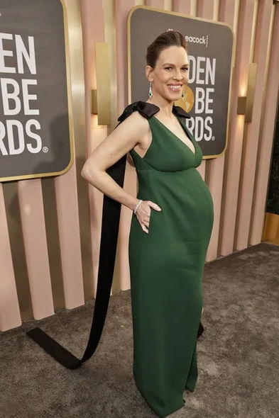 “Qızıl Qlobus” mükafatlarının təqdimetmə mərasimi - Qızmızı xalıda diqqət çəkən obrazlar/FOTOLAR