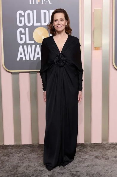 “Qızıl Qlobus” mükafatlarının təqdimetmə mərasimi - Qızmızı xalıda diqqət çəkən obrazlar/FOTOLAR