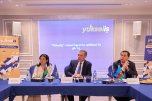 Prezidentin köməkçisi onlarla görüşdü - FOTOLAR