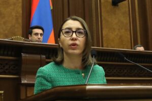 Ermənistan ombudsmanı istefa verdi