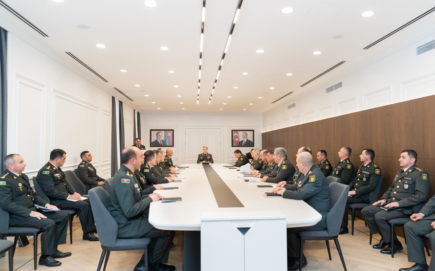 Vilayət Eyvazov əməliyyat müşavirəsi keçirdi