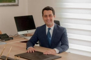 Zəlzələdə bir binanın belə uçmadığı rayonun bələdiyyə başqanı: “Qanunsuz tikintiyə icazə vermədim” - VİDEO