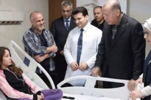 Ərdoğan zəlzələdən zərər görənlərə baş çəkdi - FOTO