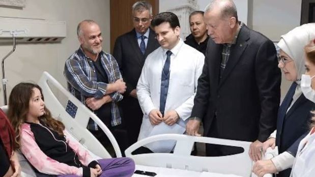 Ərdoğan zəlzələdən zərər görənlərə baş çəkdi - FOTO