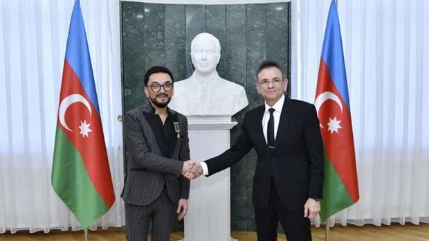 Mədət Quliyev Faiq Ağayevi təltif etdi - FOTO