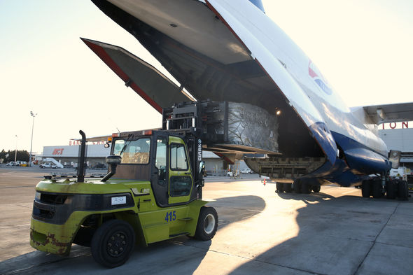 Mehriban Əliyevanın göstərişi ilə Türkiyəyə daha bir humanitar yardım təyyarəsi yola düşüb - FOTO