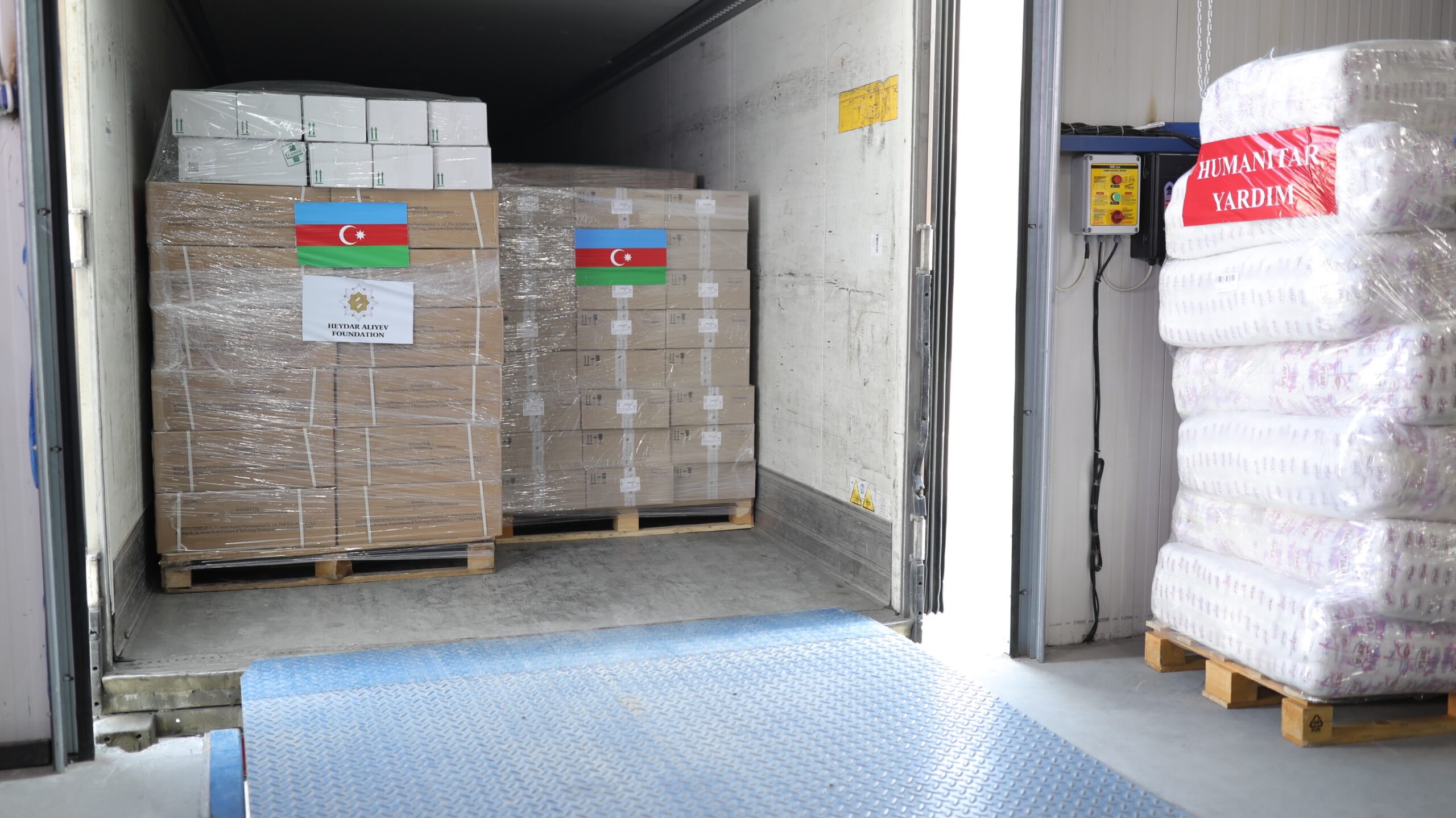Heydər Əliyev Fondunun humanitar yardımını aparan təyyarə Türkiyəyə çatdı - YENİLƏNİB
