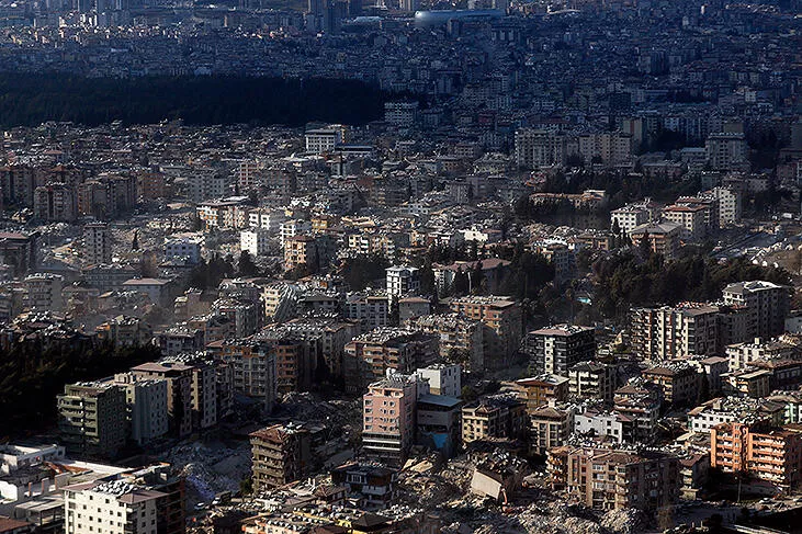 Təbii fəlakətin yerlə yeksan etdiyi şəhərin dəhşət saçan görüntüsü