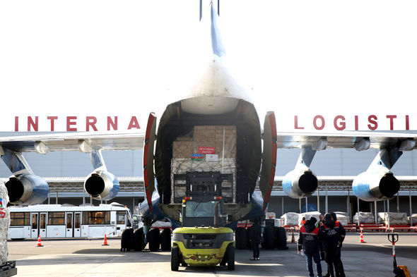Mehriban Əliyevanın göstərişi ilə Türkiyəyə daha bir humanitar yardım təyyarəsi yola düşüb - FOTO
