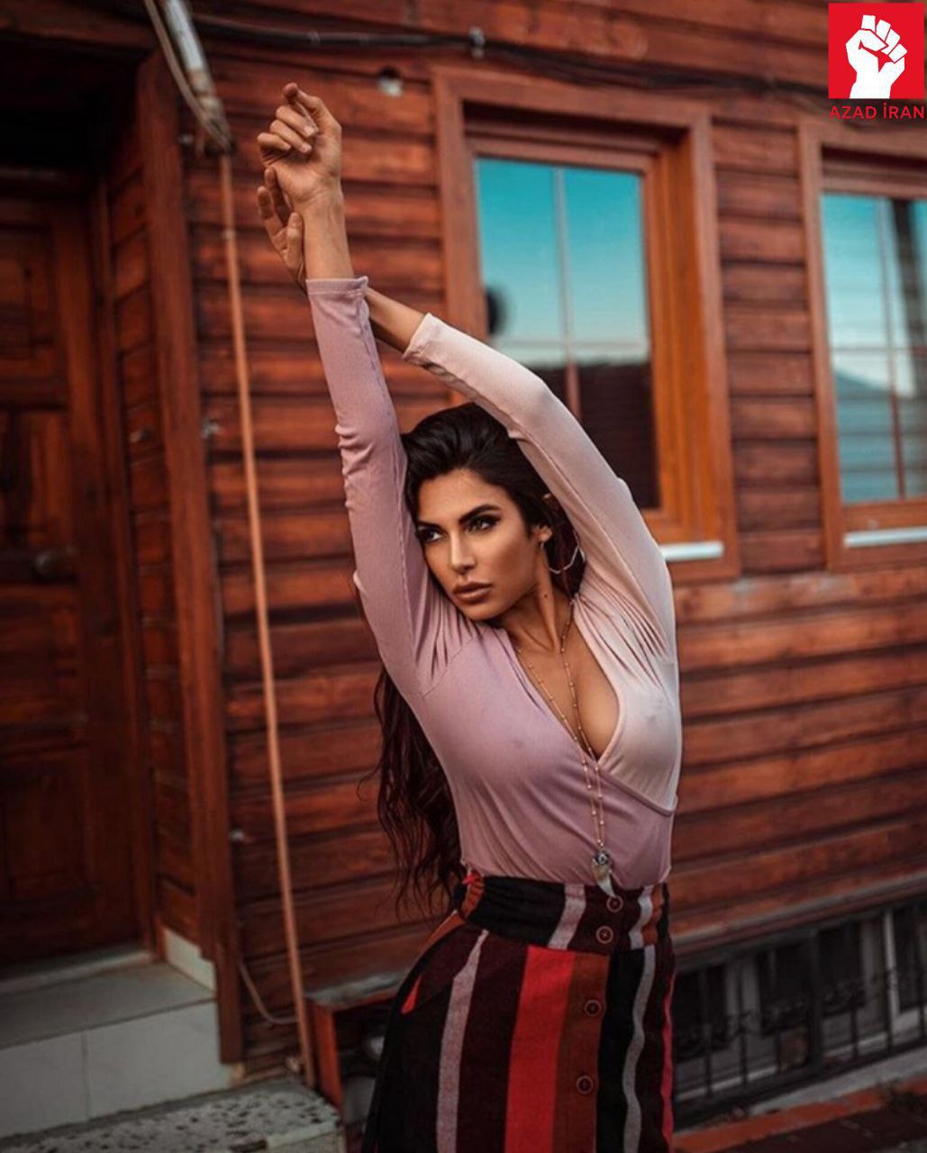 İranlı model şallaq və həbs cəzası ilə hədələndi: Ölkəsini tərk etdi - FOTO