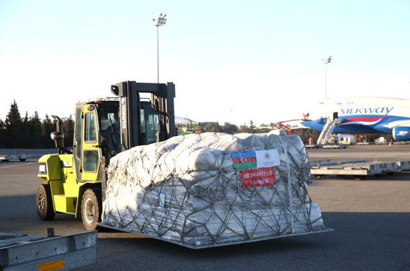 Mehriban Əliyevanın göstərişi ilə Türkiyəyə daha bir humanitar yardım təyyarəsi yola düşüb - FOTO