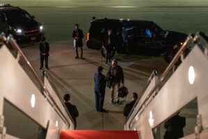 Blinkenin kritik səfəri başladı