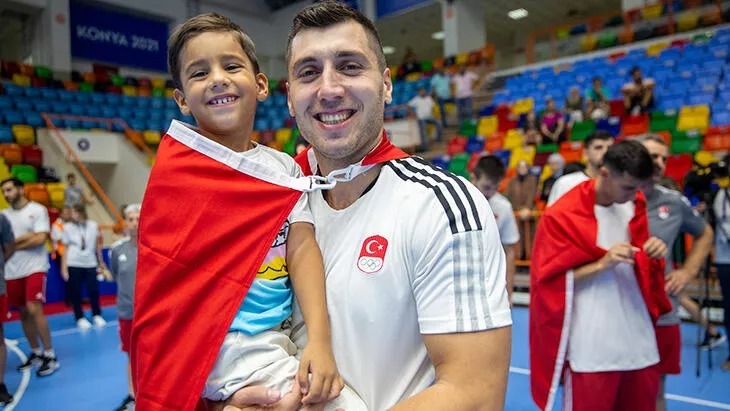 Türkiyə millisinin kapitanı və oğlu həlak oldu - FOTO