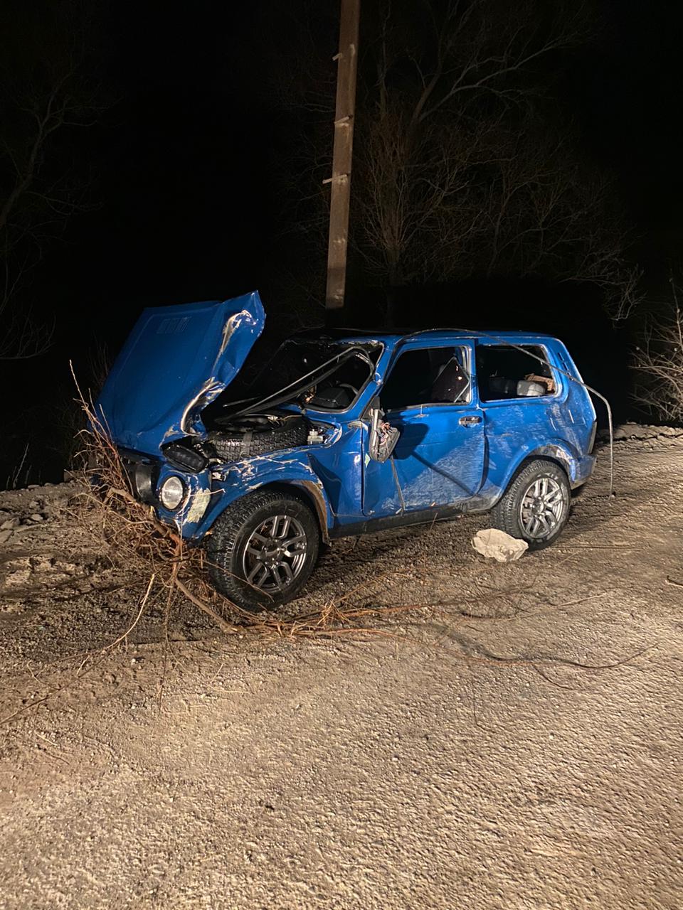 Kəlbəcərdə “Niva” çaya aşdı, ölən var - FOTOLAR