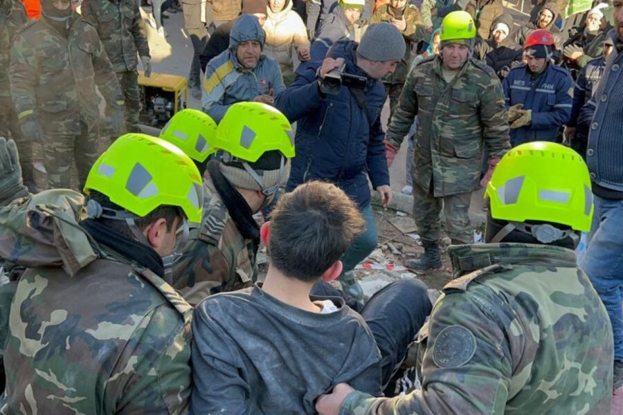 Xilasedicilərimiz 17 yaşlı oğlanı və 12 yaşlı qızı belə qurtardılar - VİDEO 1 Xilasedicilərimiz 17 yaşlı oğlanı və 12 yaşlı qızı belə qurtardılar - VİDEO