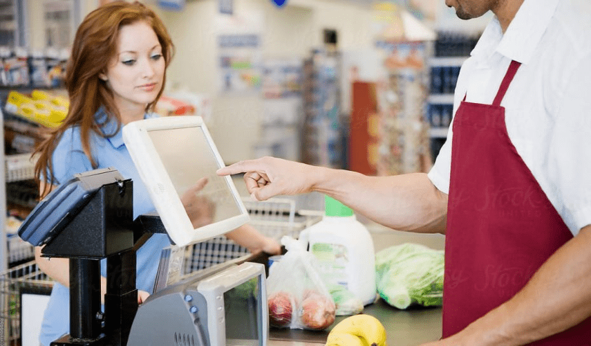 Marketdə təsirli anlar: Türkiyə üçün alındığını biləndə... - FOTO