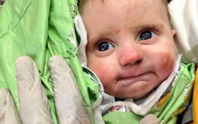 128 saat sonra dağıntılar altından xilas edilən iki aylıq körpənin son halı - VİDEO