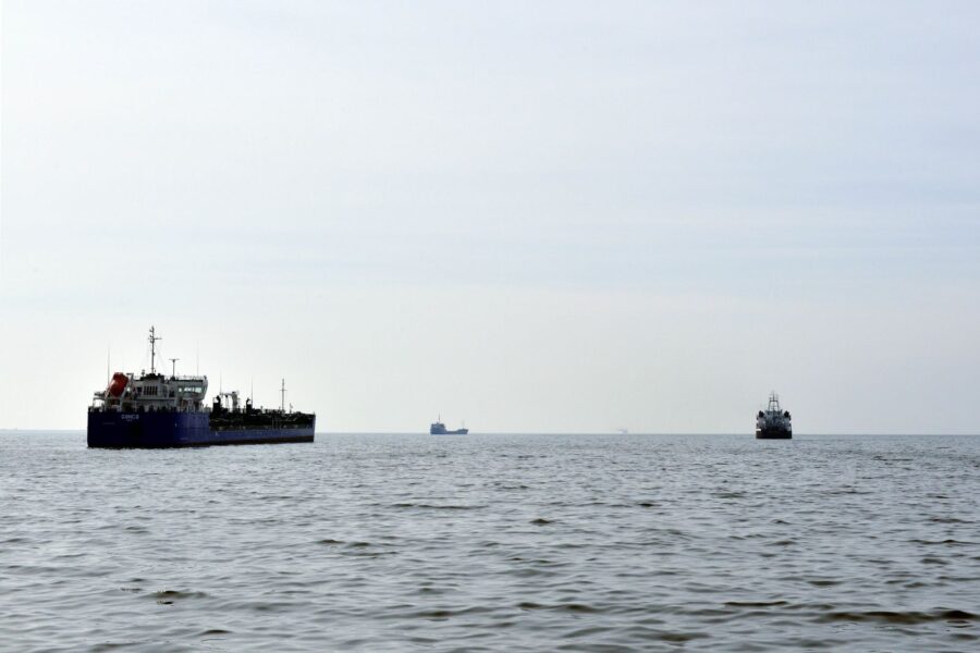 Xəzərdə batmış gəmi aşkar edildi - FOTO