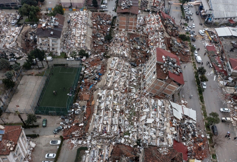 100-dən çox insanın həyatını itirdiyi binaların podratçısı həbs edildi