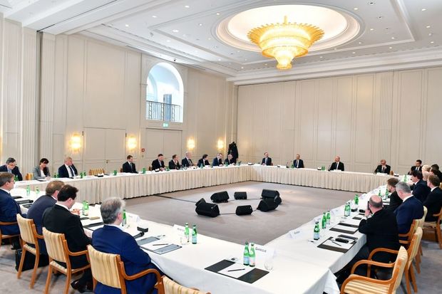 İlham Əliyevin Almaniya iş adamları ilə görüşü oldu - FOTO / YENİLƏNDİ