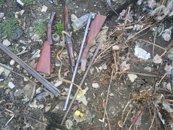 Qubada silah-sursat aşkarlandı - FOTO