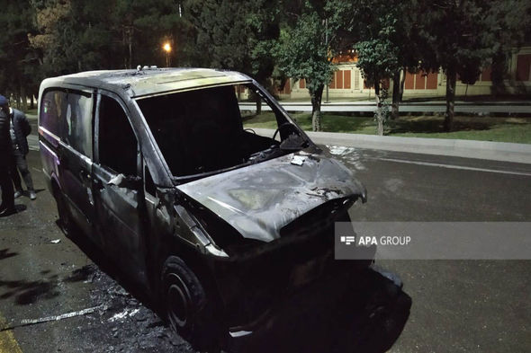 Gəncədə mikroavtobus yandı - FOTO