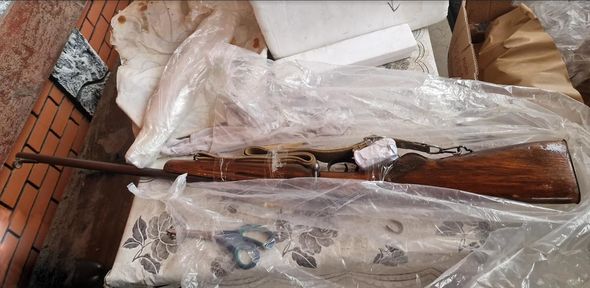 Şərurda aksizi olmayan siqaretlər, spirtli içkilər və yivli odlu silah aşkarlandı - FOTO