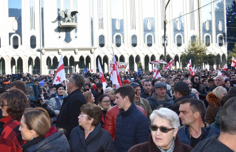 Gurcu parlamenti 111