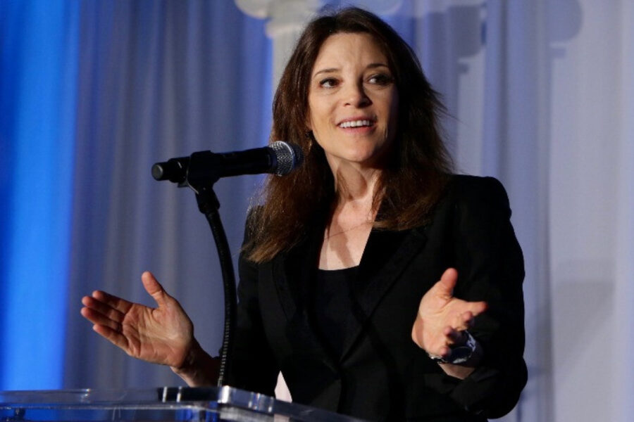 70 yaşlı yazıçı ABŞ prezidenti olmaq istəyir