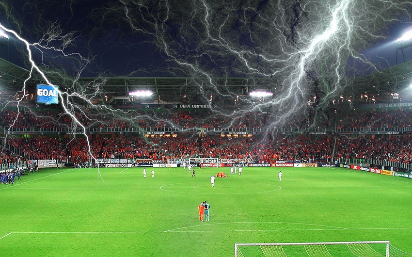 Futbol matçı zamanı stadiona ildırım düşdü: ölənlər var