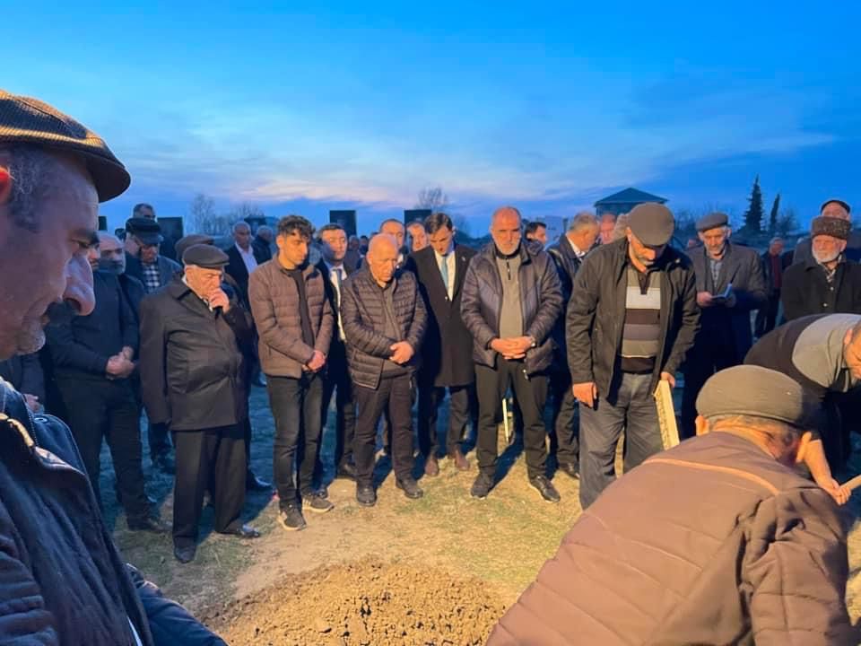 Pənah Hüseyn həyat yoldaşının məzarı üstə bunları dedi - VİDEO