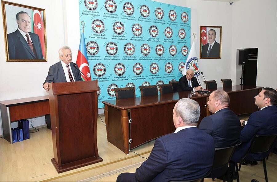 Həmkarlar ittifaqı fəallarına orden və medallar təqdim olundu - FOTOLAR