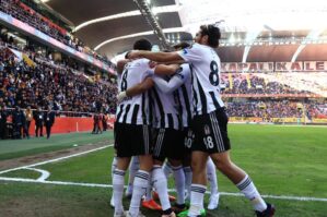 “Beşiktaş” Azərbaycana gəlir