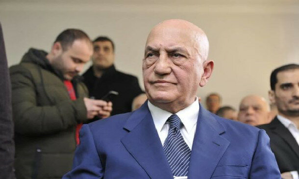 "Ölkəmizə kənar təhdidlər var" - Əli İnsanov partiya liderlərini birləşməyə çağırdı