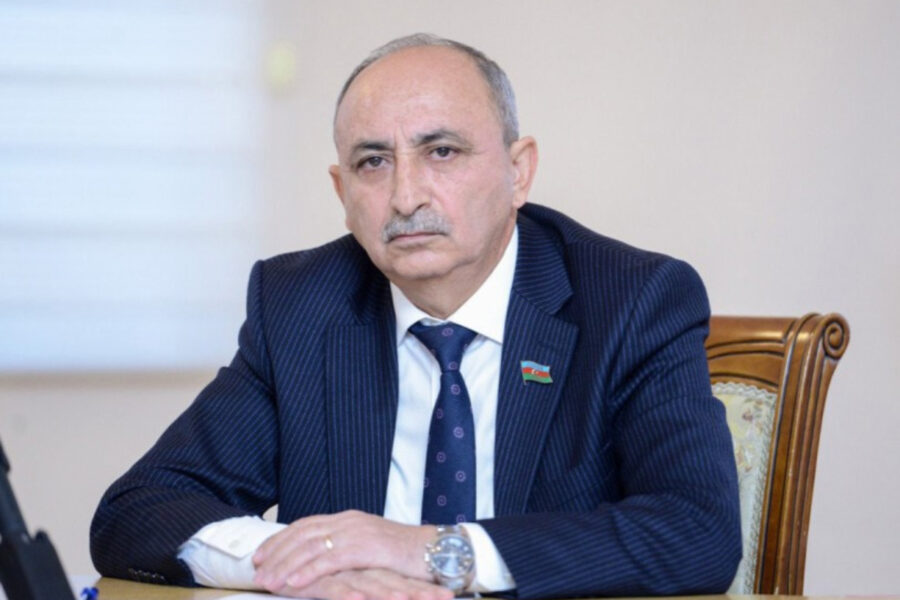 Deputata mənzil hədiyyə edildi