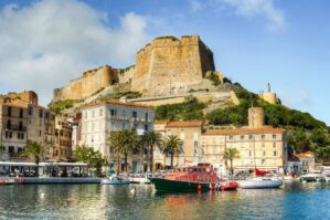 Fransanın qadağası BMT-də etiraza səbəb oldu - "Bu ayrı-seçkilikdir"