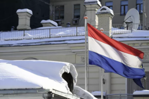 Zirehli maşınlar, tanklar, qırıcılar Ukraynaya gedir